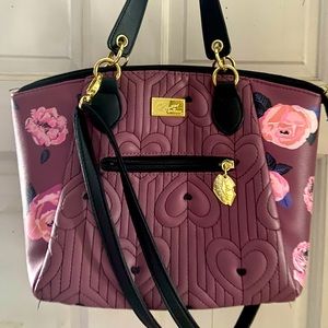 Great Shape Betsy Johnson handbag/purse